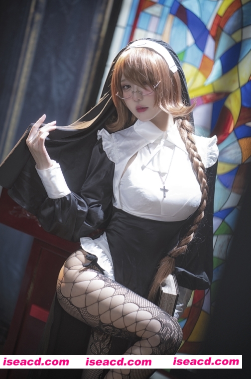 【cosplay】阿包也是兔娘 加冕 修女 [26P] 【100M】