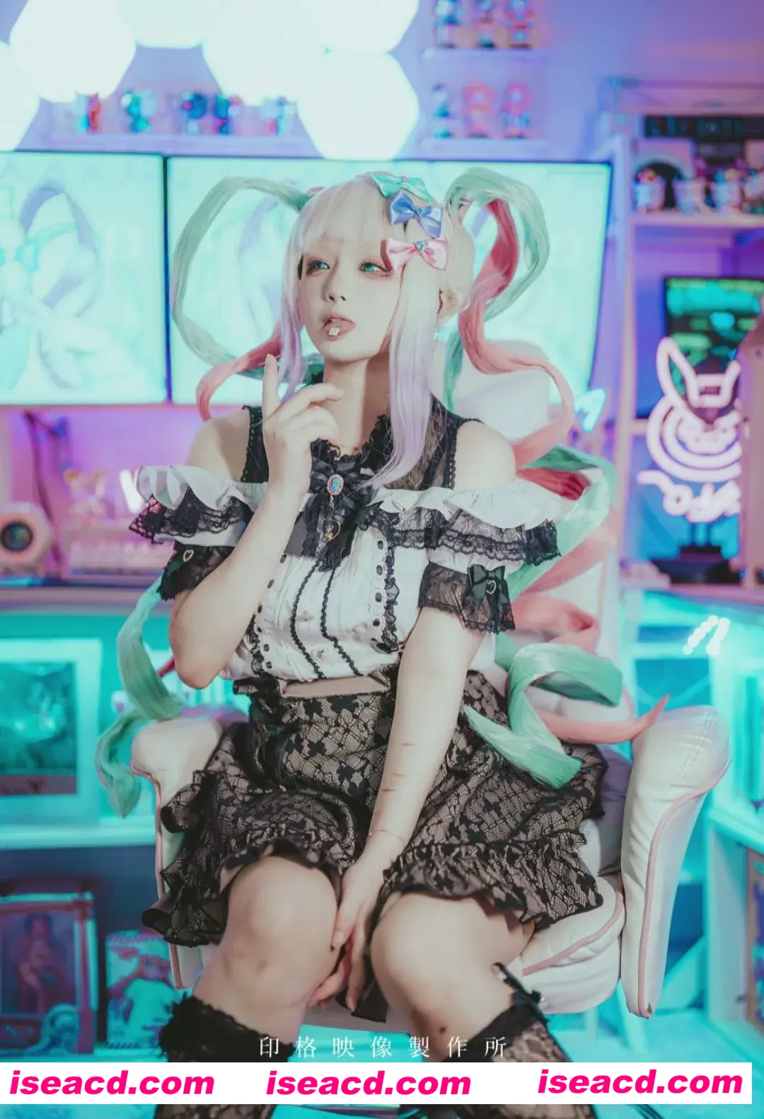 图片[1]-【COSPLAY】落落 – 升天（超天酱） [48P]【500M】-嘤嘤怪之家