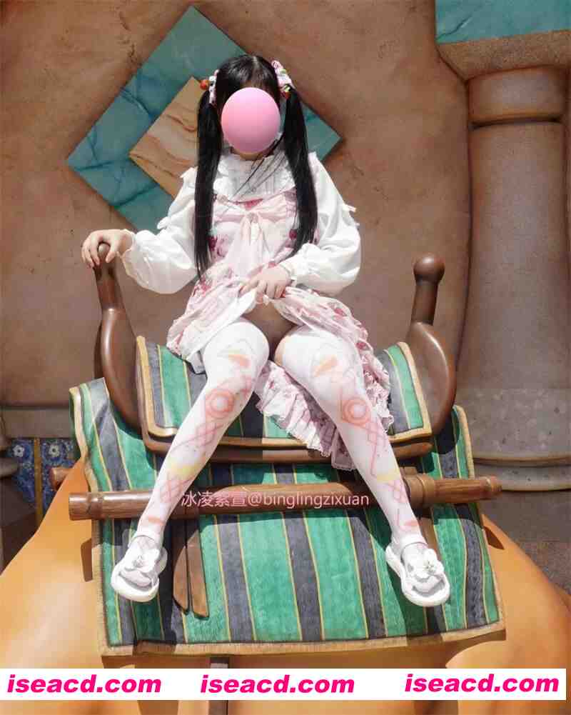 [COS/视频/步兵] 推特福利姬： 冰凌紫萱 – 洛丽塔人前露出私拍福利 [245P 8V] [2.3G]