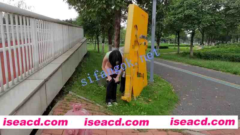 图片[1]-[视频/步兵/合集] 推特露出福利姬：cikaimoon 户外全裸/调戏保安/公厕/路人合影系列合集 [8V] [2.9G]-嘤嘤怪之家